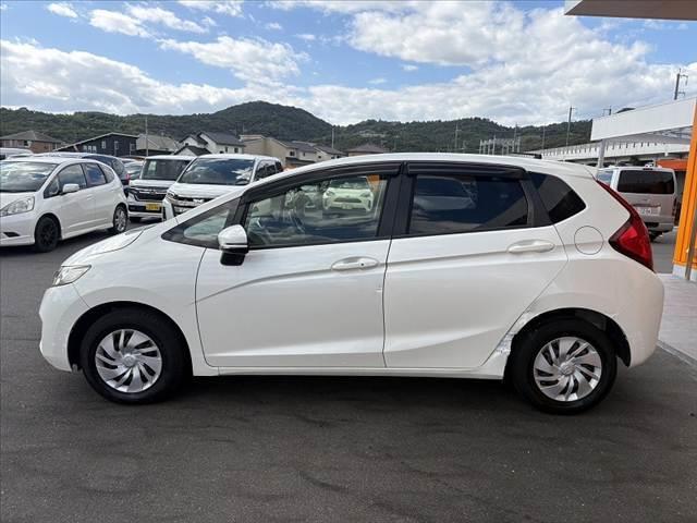 フィット  CTBA クルコン ナビ TV Bカメラ BT ETC スペアキー オートLEDヘッド マット バイザー Pスタート Pガラス 電格ウインカーミラー ACソケット アームレスト SRSエアB(12枚目)