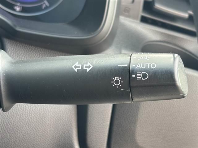 フィット  CTBA クルコン ナビ TV Bカメラ BT ETC スペアキー オートLEDヘッド マット バイザー Pスタート Pガラス 電格ウインカーミラー ACソケット アームレスト SRSエアB(27枚目)