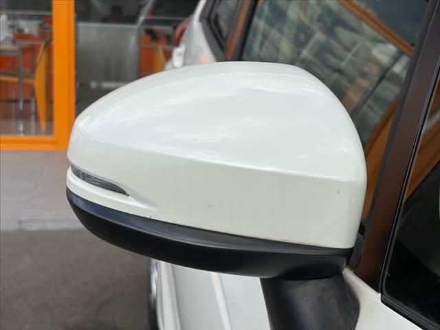 フィット  CTBA クルコン ナビ TV Bカメラ BT ETC スペアキー オートLEDヘッド マット バイザー Pスタート Pガラス 電格ウインカーミラー ACソケット アームレスト SRSエアB(33枚目)