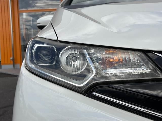 フィット  CTBA クルコン ナビ TV Bカメラ BT ETC スペアキー オートLEDヘッド マット バイザー Pスタート Pガラス 電格ウインカーミラー ACソケット アームレスト SRSエアB(35枚目)