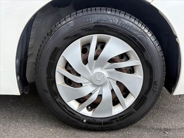 フィット  CTBA クルコン ナビ TV Bカメラ BT ETC スペアキー オートLEDヘッド マット バイザー Pスタート Pガラス 電格ウインカーミラー ACソケット アームレスト SRSエアB(42枚目)