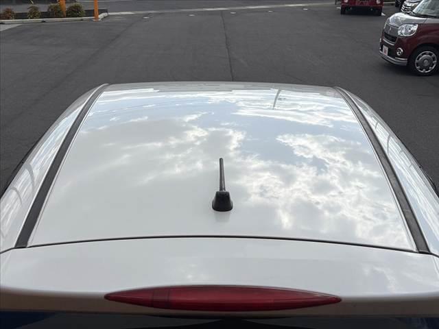 フィット  CTBA クルコン ナビ TV Bカメラ BT ETC スペアキー オートLEDヘッド マット バイザー Pスタート Pガラス 電格ウインカーミラー ACソケット アームレスト SRSエアB(45枚目)