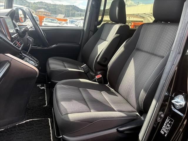 ヴォクシー 　禁煙　７人乗り　９インチナビ　１０．１インチフリップダウンモニター　フルセグＴＶ　Ｂカメラ　ＢＴ　ＤＶＤ再生　両電スラドア　セーフティセンス　クルコン　ドラレコ　ビルトインＥＴＣ　オートＬＥＤヘッド（18枚目）