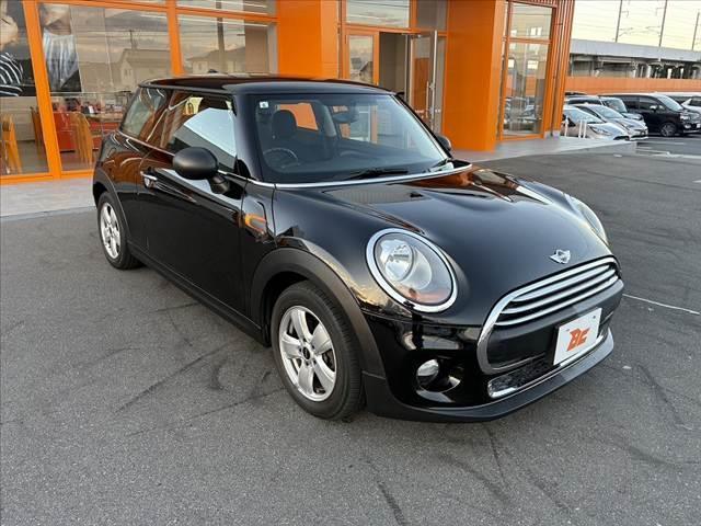 MINI ワン 禁煙メーカーナビ キーレス プッシュスタート Bluetooth ACソケット アイドリングストップ ISOFIXシート USBポート AUX アームレストBOX フロアマット フォグランプ(8枚目)