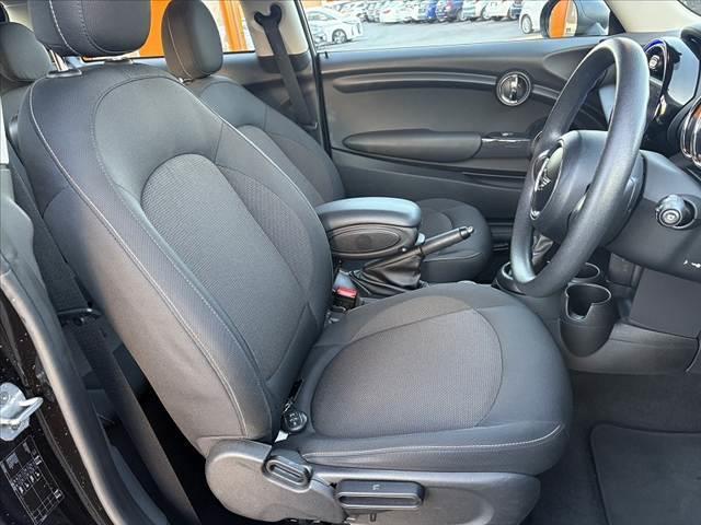 MINI ワン 禁煙メーカーナビ キーレス プッシュスタート Bluetooth ACソケット アイドリングストップ ISOFIXシート USBポート AUX アームレストBOX フロアマット フォグランプ(16枚目)