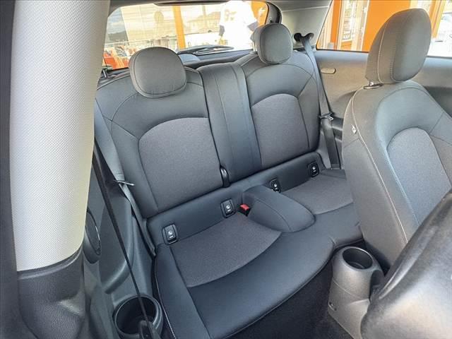 MINI ワン 禁煙メーカーナビ キーレス プッシュスタート Bluetooth ACソケット アイドリングストップ ISOFIXシート USBポート AUX アームレストBOX フロアマット フォグランプ(17枚目)