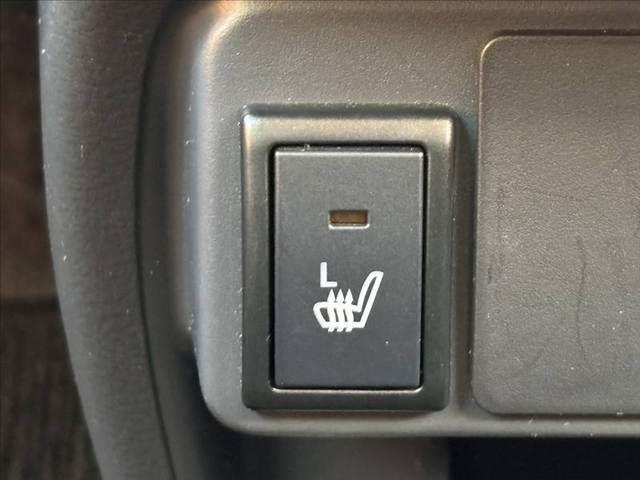 ハスラー 　禁煙　ホワイトルーフツートン　レーダーブレーキサポート　ナビ　ＴＶ　前列シートヒーター　スペアキー　オートＨＩＤヘッド　Ｐスタート　マット　バイザー　シート下収納　電格ミラー　ＡＣソケット　Ａストップ（6枚目）