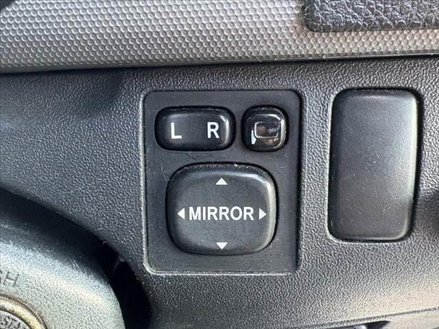 ハイエースバン ロングスーパーＧＬ　社外ナビ　地デジ　両面スライド　荷室ベットキット　ヒッチメンバー　キーレスキー　バックカメラ　リアクーラー　リアヒーター　大型センターコンソール　オートライト　フロントフォグ　運転席ＳＲＳエアバック（28枚目）