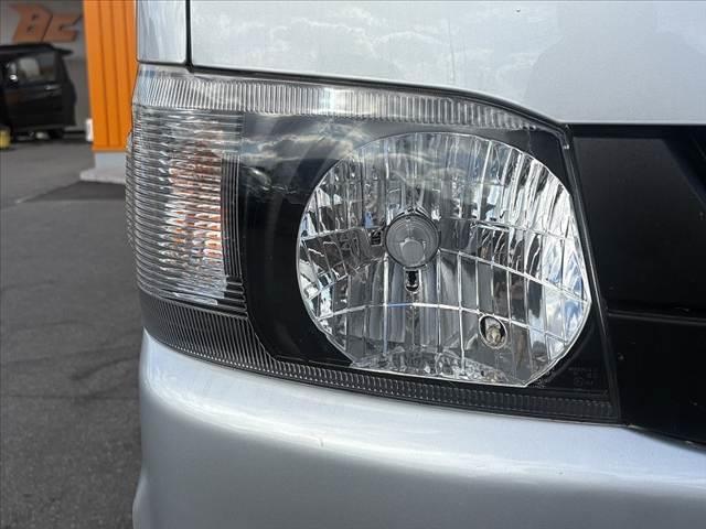 ハイエースバン ロングスーパーＧＬ　社外ナビ　地デジ　両面スライド　荷室ベットキット　ヒッチメンバー　キーレスキー　バックカメラ　リアクーラー　リアヒーター　大型センターコンソール　オートライト　フロントフォグ　運転席ＳＲＳエアバック（34枚目）