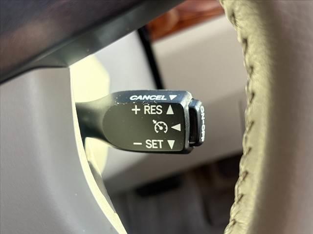 エスティマ ２．４アエラス　Ｇエディション　中期　純正ナビ　Ｂカメラ　両電スラ　地デジＴＶ　ＥＴＣ　ステリモ　Ａライト　クルコン　Ｐスタート　オートエアコン　スペアキー　ＨＩＤヘッド　電格ミラー　革巻きステア　サイドバイザー　ＳＲＳエアＢ（6枚目）