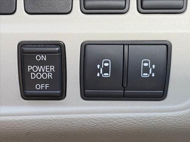 セレナ Ｘ　Ｖセレクション　禁煙　車検整備付　エマブレ　両電スラドア　アラビュー　ＦＲソナ－　純正ナビ　フルセグ　ＢＴ　ＤＶＤ再生　パーキングアシスト　クルコン　オートＬＥＤヘッド　電格ウインカーミラー　ステリモ（6枚目）