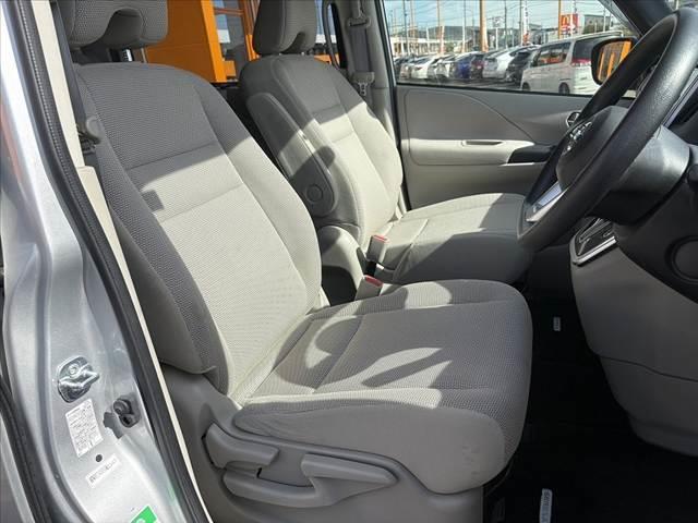 セレナ Ｘ　Ｖセレクション　禁煙　車検整備付　エマブレ　両電スラドア　アラビュー　ＦＲソナ－　純正ナビ　フルセグ　ＢＴ　ＤＶＤ再生　パーキングアシスト　クルコン　オートＬＥＤヘッド　電格ウインカーミラー　ステリモ（16枚目）