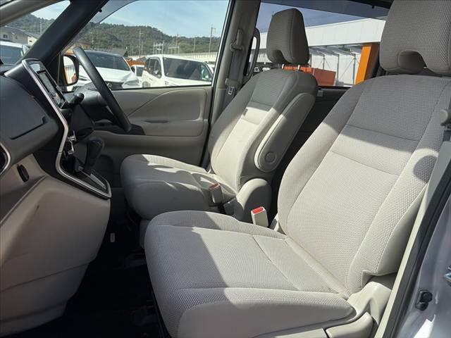 セレナ Ｘ　Ｖセレクション　禁煙　車検整備付　エマブレ　両電スラドア　アラビュー　ＦＲソナ－　純正ナビ　フルセグ　ＢＴ　ＤＶＤ再生　パーキングアシスト　クルコン　オートＬＥＤヘッド　電格ウインカーミラー　ステリモ（18枚目）