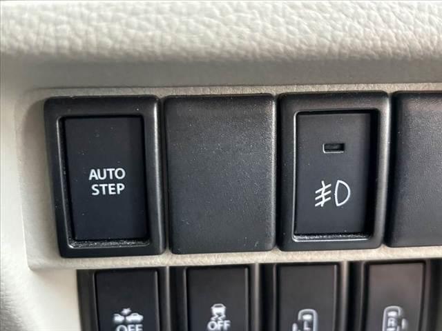 エブリイワゴン ＰＺターボスペシャル　禁煙車　車検整備付両電　フルセグナビ　ターボ　レーダーブレーキＳ　ＥＴＣ　スマートキー×２　バックカメラ　ステリモ　電動オートステップ　電格ミラー　オートライト　Ｂｌｕｅｔｏｏｔｈ　ＤＶＤ再生（4枚目）