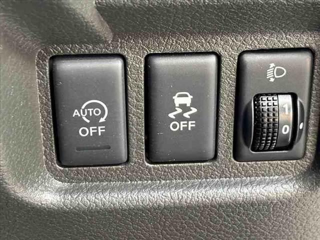 キューブ １５Ｘ　Ｖセレクション　禁煙　車検整備付　純正ナビ　フルセグ　Ｂカメラ　ＢＴ　ＤＶＤ再生　スペアキー　ＥＴＣ　ドラレコ　ステリモ　オートヘッドライト　オートエアコン　Ａストップ　革巻きステア　電格ミラー　ヘッドレベライザー（5枚目）