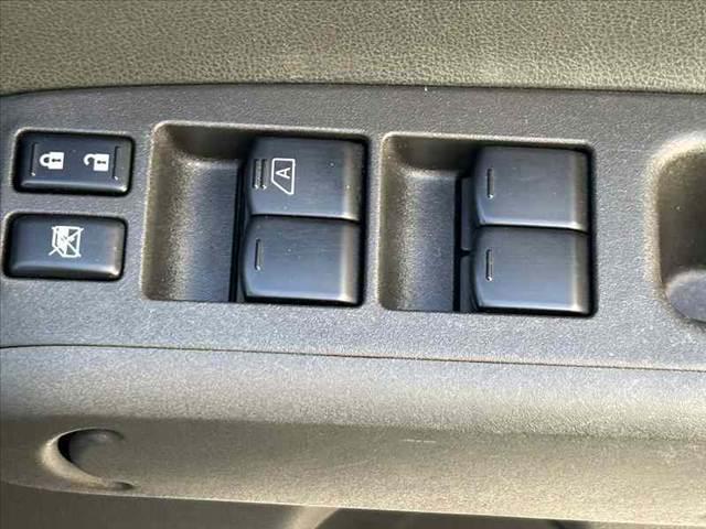 キューブ １５Ｘ　Ｖセレクション　禁煙　車検整備付　純正ナビ　フルセグ　Ｂカメラ　ＢＴ　ＤＶＤ再生　スペアキー　ＥＴＣ　ドラレコ　ステリモ　オートヘッドライト　オートエアコン　Ａストップ　革巻きステア　電格ミラー　ヘッドレベライザー（26枚目）