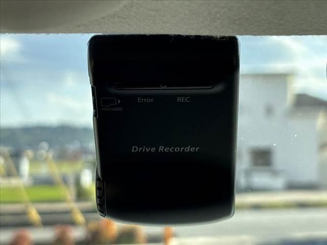 キューブ １５Ｘ　Ｖセレクション　禁煙　車検整備付　純正ナビ　フルセグ　Ｂカメラ　ＢＴ　ＤＶＤ再生　スペアキー　ＥＴＣ　ドラレコ　ステリモ　オートヘッドライト　オートエアコン　Ａストップ　革巻きステア　電格ミラー　ヘッドレベライザー（27枚目）