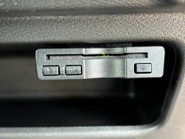 ｅＫクロス Ｍ　禁煙　ｅアシスト　ＬＥＤヘッドライト　シートヒーター　ＥＴＣ　純正ＣＤデッキ　パーキングセンサー　オートライト　電格ミラー　キーレス　レベライザー　プライバシーガラス　ＳＲＳエアバッグ（6枚目）