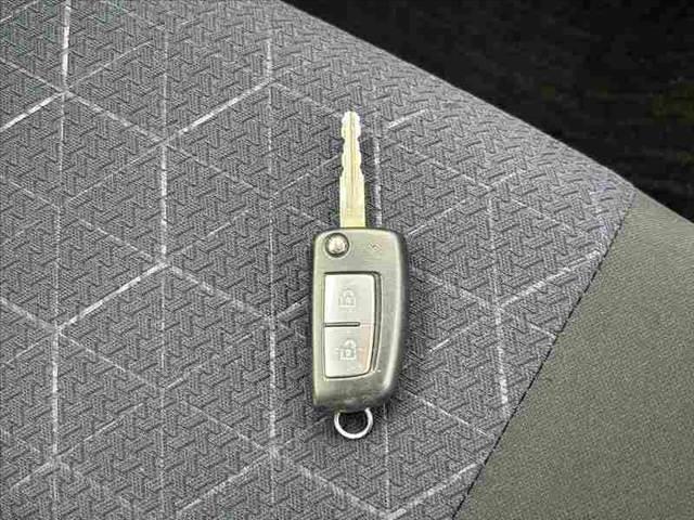 ｅＫクロス Ｍ　禁煙　ｅアシスト　ＬＥＤヘッドライト　シートヒーター　ＥＴＣ　純正ＣＤデッキ　パーキングセンサー　オートライト　電格ミラー　キーレス　レベライザー　プライバシーガラス　ＳＲＳエアバッグ（7枚目）