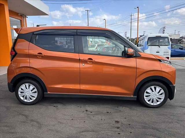 ｅＫクロス Ｍ　禁煙　ｅアシスト　ＬＥＤヘッドライト　シートヒーター　ＥＴＣ　純正ＣＤデッキ　パーキングセンサー　オートライト　電格ミラー　キーレス　レベライザー　プライバシーガラス　ＳＲＳエアバッグ（11枚目）