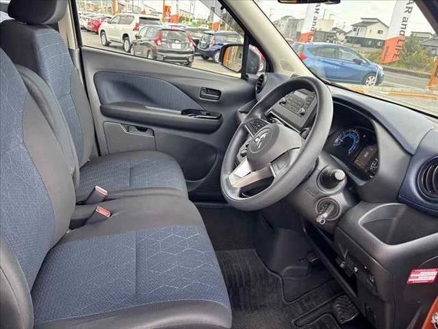 ｅＫクロス Ｍ　禁煙　ｅアシスト　ＬＥＤヘッドライト　シートヒーター　ＥＴＣ　純正ＣＤデッキ　パーキングセンサー　オートライト　電格ミラー　キーレス　レベライザー　プライバシーガラス　ＳＲＳエアバッグ（16枚目）