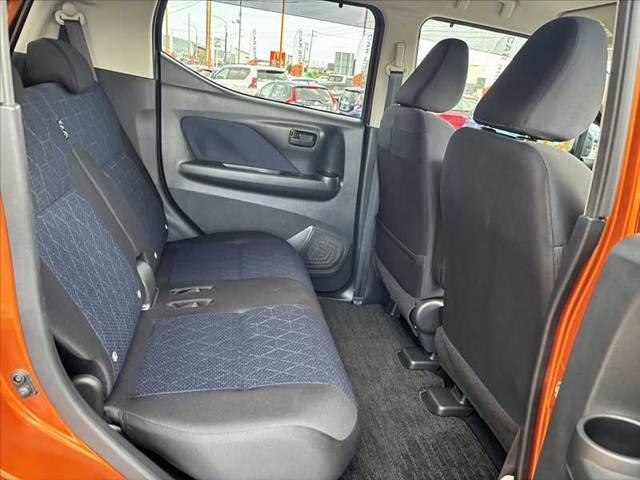 ｅＫクロス Ｍ　禁煙　ｅアシスト　ＬＥＤヘッドライト　シートヒーター　ＥＴＣ　純正ＣＤデッキ　パーキングセンサー　オートライト　電格ミラー　キーレス　レベライザー　プライバシーガラス　ＳＲＳエアバッグ（17枚目）