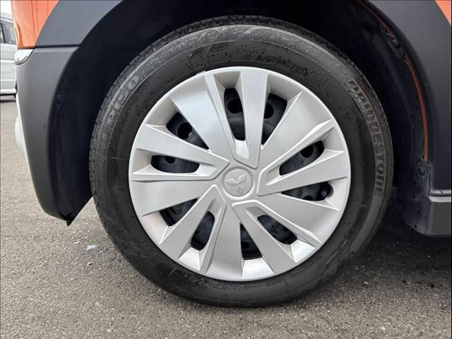 ｅＫクロス Ｍ　禁煙　ｅアシスト　ＬＥＤヘッドライト　シートヒーター　ＥＴＣ　純正ＣＤデッキ　パーキングセンサー　オートライト　電格ミラー　キーレス　レベライザー　プライバシーガラス　ＳＲＳエアバッグ（31枚目）