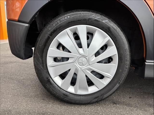 ｅＫクロス Ｍ　禁煙　ｅアシスト　ＬＥＤヘッドライト　シートヒーター　ＥＴＣ　純正ＣＤデッキ　パーキングセンサー　オートライト　電格ミラー　キーレス　レベライザー　プライバシーガラス　ＳＲＳエアバッグ（32枚目）