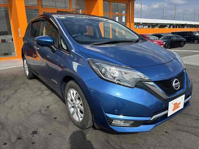 ノート ｅ－パワー　メダリスト　純正フルセグナビ　アラビュー　ＬＥＤヘッドライト　インテリジェントエマージェンシーブレーキ　ＥＴＣ　スマートキー　純正１５インチアルミ　合皮コンビシート　アームレスト　Ｐガ　ラス　フォグランプ（8枚目）