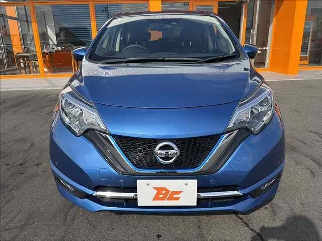 ノート ｅ－パワー　メダリスト　純正フルセグナビ　アラビュー　ＬＥＤヘッドライト　インテリジェントエマージェンシーブレーキ　ＥＴＣ　スマートキー　純正１５インチアルミ　合皮コンビシート　アームレスト　Ｐガ　ラス　フォグランプ（9枚目）