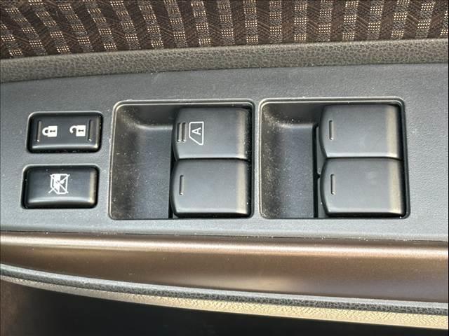 ノート ｅ－パワー　メダリスト　純正フルセグナビ　アラビュー　ＬＥＤヘッドライト　インテリジェントエマージェンシーブレーキ　ＥＴＣ　スマートキー　純正１５インチアルミ　合皮コンビシート　アームレスト　Ｐガ　ラス　フォグランプ（26枚目）