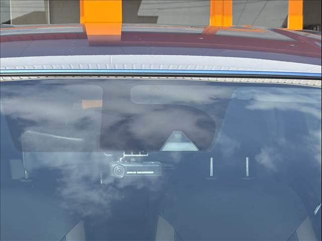 ノート ｅ－パワー　メダリスト　純正フルセグナビ　アラビュー　ＬＥＤヘッドライト　インテリジェントエマージェンシーブレーキ　ＥＴＣ　スマートキー　純正１５インチアルミ　合皮コンビシート　アームレスト　Ｐガ　ラス　フォグランプ（29枚目）