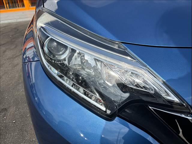 ノート ｅ－パワー　メダリスト　純正フルセグナビ　アラビュー　ＬＥＤヘッドライト　インテリジェントエマージェンシーブレーキ　ＥＴＣ　スマートキー　純正１５インチアルミ　合皮コンビシート　アームレスト　Ｐガ　ラス　フォグランプ（32枚目）