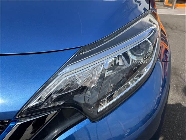 ノート ｅ－パワー　メダリスト　純正フルセグナビ　アラビュー　ＬＥＤヘッドライト　インテリジェントエマージェンシーブレーキ　ＥＴＣ　スマートキー　純正１５インチアルミ　合皮コンビシート　アームレスト　Ｐガ　ラス　フォグランプ（33枚目）