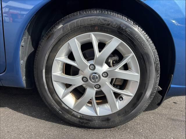 ノート ｅ－パワー　メダリスト　純正フルセグナビ　アラビュー　ＬＥＤヘッドライト　インテリジェントエマージェンシーブレーキ　ＥＴＣ　スマートキー　純正１５インチアルミ　合皮コンビシート　アームレスト　Ｐガ　ラス　フォグランプ（36枚目）