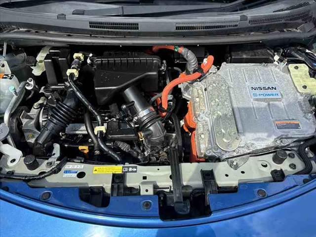 ノート ｅ－パワー　メダリスト　純正フルセグナビ　アラビュー　ＬＥＤヘッドライト　インテリジェントエマージェンシーブレーキ　ＥＴＣ　スマートキー　純正１５インチアルミ　合皮コンビシート　アームレスト　Ｐガ　ラス　フォグランプ（44枚目）