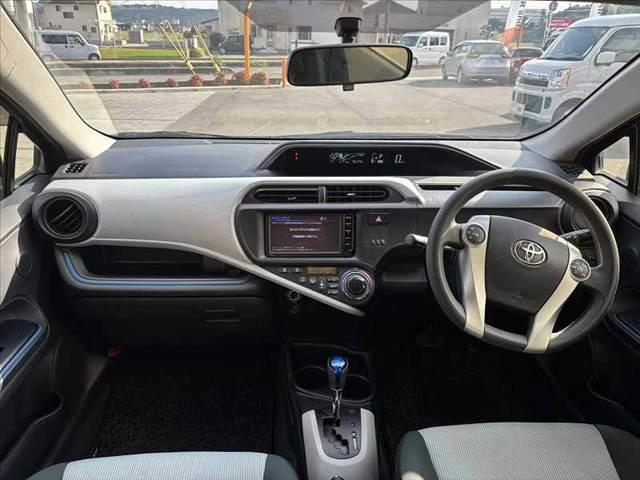 アクア Ｓ　禁煙　車検整備付　純正ナビ　バックカメラ　ステリモ　スマートキー　Ｂｌｕｅｔｏｏｔｈ　ＴＶ　プライバシーガラス　オートエアコン　テレスコ　シートバックポケット　ＳＲＳ　電格ミラー　オートライト（2枚目）