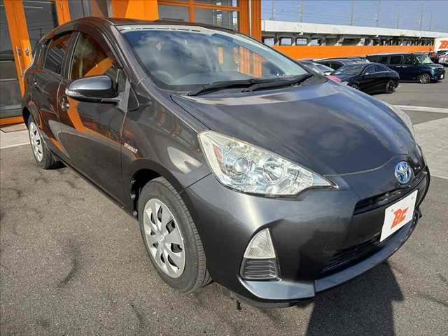 アクア Ｓ　禁煙　車検整備付　純正ナビ　バックカメラ　ステリモ　スマートキー　Ｂｌｕｅｔｏｏｔｈ　ＴＶ　プライバシーガラス　オートエアコン　テレスコ　シートバックポケット　ＳＲＳ　電格ミラー　オートライト（8枚目）