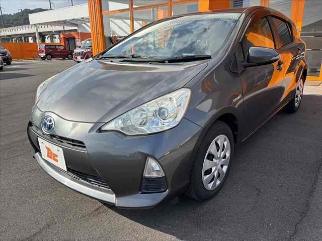 アクア Ｓ　禁煙　車検整備付　純正ナビ　バックカメラ　ステリモ　スマートキー　Ｂｌｕｅｔｏｏｔｈ　ＴＶ　プライバシーガラス　オートエアコン　テレスコ　シートバックポケット　ＳＲＳ　電格ミラー　オートライト（10枚目）