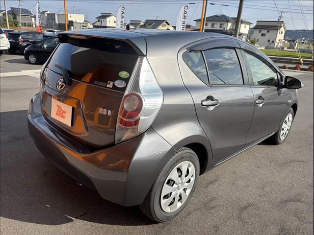 アクア Ｓ　禁煙　車検整備付　純正ナビ　バックカメラ　ステリモ　スマートキー　Ｂｌｕｅｔｏｏｔｈ　ＴＶ　プライバシーガラス　オートエアコン　テレスコ　シートバックポケット　ＳＲＳ　電格ミラー　オートライト（15枚目）