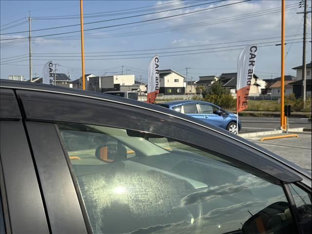 アクア Ｓ　禁煙　車検整備付　純正ナビ　バックカメラ　ステリモ　スマートキー　Ｂｌｕｅｔｏｏｔｈ　ＴＶ　プライバシーガラス　オートエアコン　テレスコ　シートバックポケット　ＳＲＳ　電格ミラー　オートライト（28枚目）