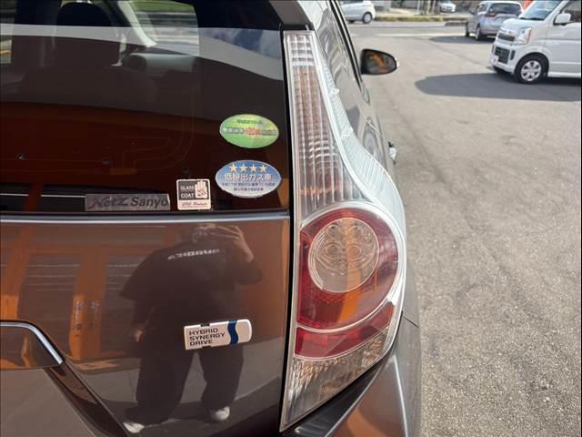 アクア Ｓ　禁煙　車検整備付　純正ナビ　バックカメラ　ステリモ　スマートキー　Ｂｌｕｅｔｏｏｔｈ　ＴＶ　プライバシーガラス　オートエアコン　テレスコ　シートバックポケット　ＳＲＳ　電格ミラー　オートライト（34枚目）