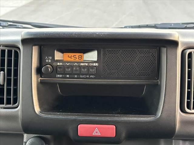 NV100クリッパーバン DX 禁煙 車検整備付 ハイルーフ 4WD CDデッキ ETC キーレス プライバシーガラス エアコン ABS 一体可倒式シート 塩ビシート アシストグリップ オーバーヘッドシェルフ ヒルスタートアシスト(3枚目)