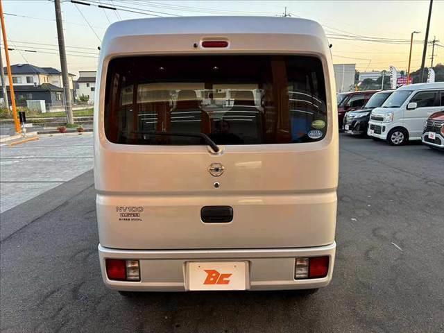 NV100クリッパーバン DX 禁煙 車検整備付 ハイルーフ 4WD CDデッキ ETC キーレス プライバシーガラス エアコン ABS 一体可倒式シート 塩ビシート アシストグリップ オーバーヘッドシェルフ ヒルスタートアシスト(14枚目)