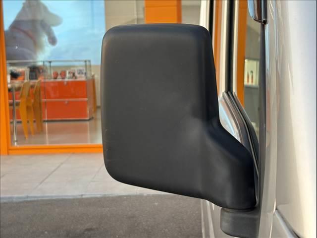 NV100クリッパーバン DX 禁煙 車検整備付 ハイルーフ 4WD CDデッキ ETC キーレス プライバシーガラス エアコン ABS 一体可倒式シート 塩ビシート アシストグリップ オーバーヘッドシェルフ ヒルスタートアシスト(24枚目)