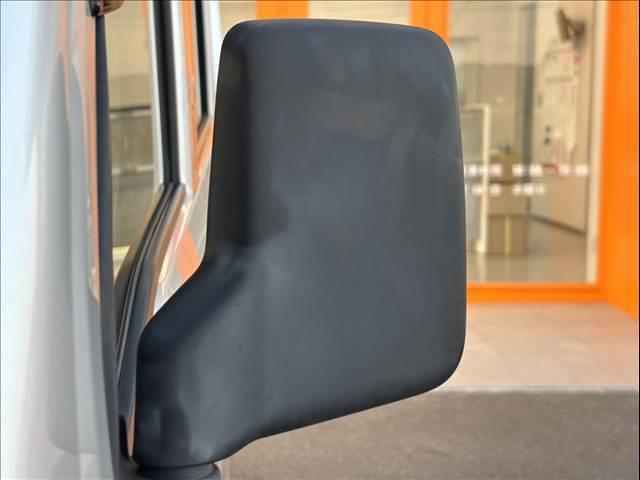 NV100クリッパーバン DX 禁煙 車検整備付 ハイルーフ 4WD CDデッキ ETC キーレス プライバシーガラス エアコン ABS 一体可倒式シート 塩ビシート アシストグリップ オーバーヘッドシェルフ ヒルスタートアシスト(25枚目)