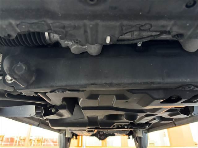 NV100クリッパーバン DX 禁煙 車検整備付 ハイルーフ 4WD CDデッキ ETC キーレス プライバシーガラス エアコン ABS 一体可倒式シート 塩ビシート アシストグリップ オーバーヘッドシェルフ ヒルスタートアシスト(35枚目)