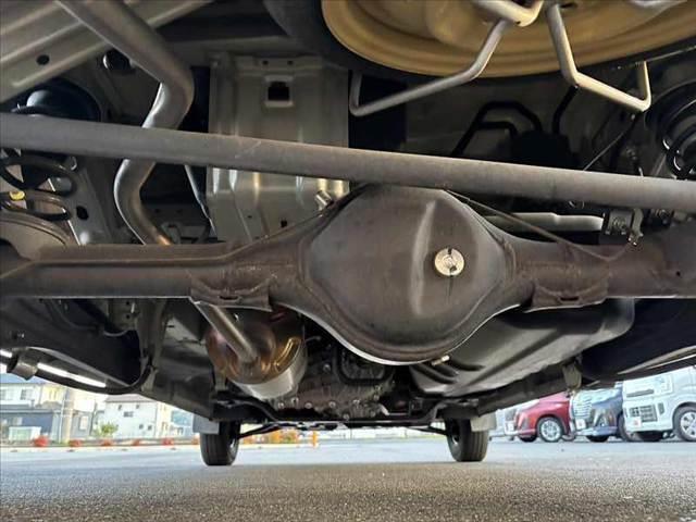 NV100クリッパーバン DX 禁煙 車検整備付 ハイルーフ 4WD CDデッキ ETC キーレス プライバシーガラス エアコン ABS 一体可倒式シート 塩ビシート アシストグリップ オーバーヘッドシェルフ ヒルスタートアシスト(37枚目)