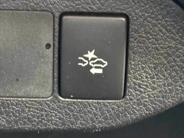 ヴィッツ Ｆ　セーフティーエディションＩＩＩ　禁煙　車検整備付　後期　純正ナビ　地デジＴＶ　バックカメラ　Ｂｌｕｅｔｏｏｔｈ　ビルトインＥＴＣ　オートＬＥＤヘッド　フォグ　スマートキー　Ｐスタート　セーフティセンス　オートハイビーム　Ｐガラス（4枚目）