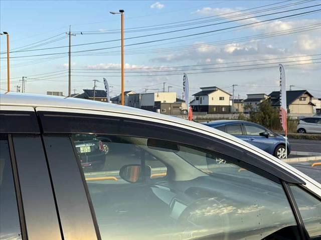 ヴィッツ Ｆ　セーフティーエディションＩＩＩ　禁煙　車検整備付　後期　純正ナビ　地デジＴＶ　バックカメラ　Ｂｌｕｅｔｏｏｔｈ　ビルトインＥＴＣ　オートＬＥＤヘッド　フォグ　スマートキー　Ｐスタート　セーフティセンス　オートハイビーム　Ｐガラス（29枚目）